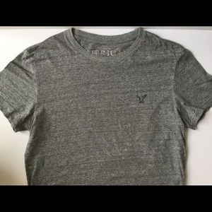 American Eagle Men’s gray basic tee